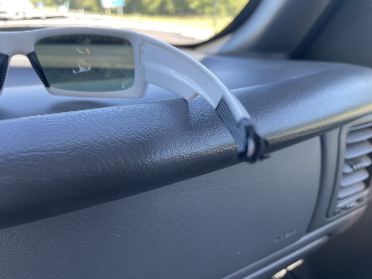 JayGoast's tweet photo. I’ve had these glass for over 8 /9 years! They have literally gone through absolute hell ! They traveled the country multiple times, lost and found but it’s time for a new pair. They have stood the test of time. @spyoptic wanna hook me up with another pair of these? https://t.co/iEJmjRftOA