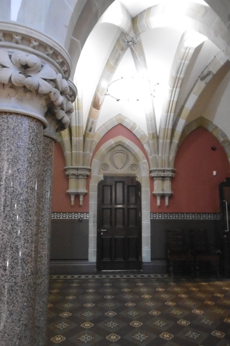 5thLackey's tweet photo. #TilesonTuesday the #McManus #Dundee view descending the stairs & view on arrival in the #GothicHall https://t.co/5QXGptJ5fG
