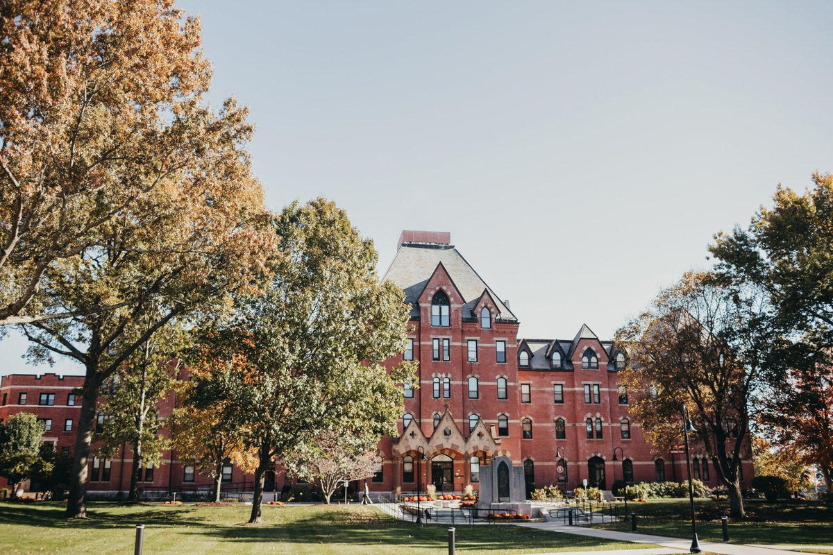Dean College has been ranked among the Top 30 Best Regional Colleges North by U.S. News & World Report in its 2022-2023 Best Colleges rankings. In addition, Dean ranked No. 2 in the Best Regional Colleges North for Best Undergraduate Teaching! Learn more: dean.edu/news-events/st…