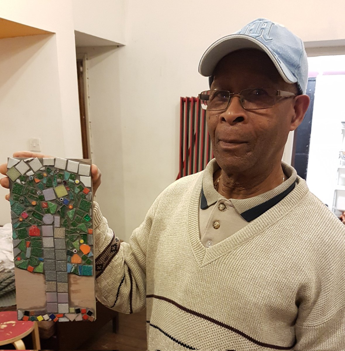 HeartInArt_UK's tweet photo. Mosaic making for everyone!
.
#Makecreate #relaxingcreativity
Book a session via @ObbyUK https://t.co/DSgs2Qjm6k