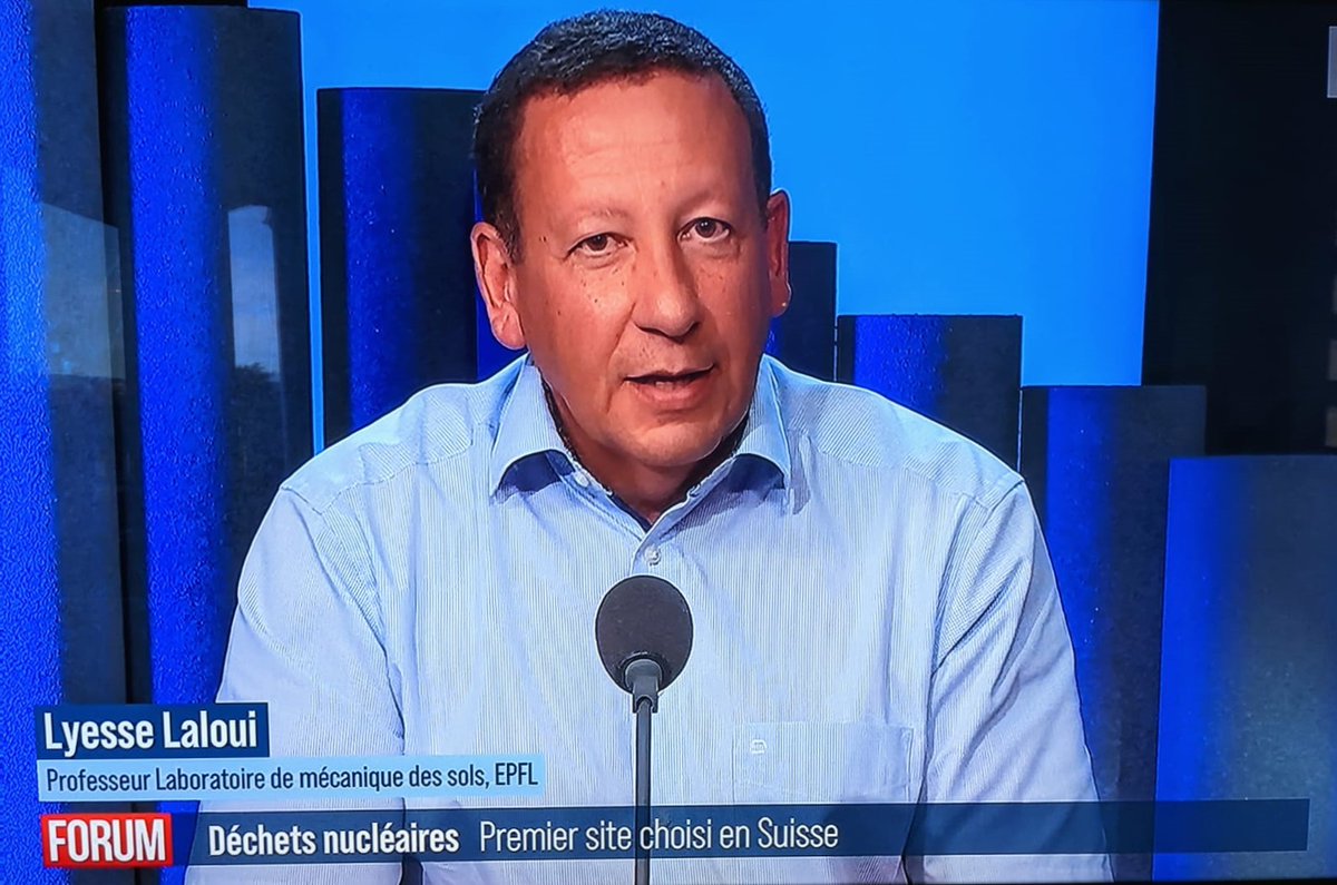 geomecha_EPFL's tweet photo. Tonight  our director Prof. @LyesseLaloui featured on @RTSinfo explaining the reasoning behind @Nagra_Schweiz's location for Swiss radioactive waste and the role @geomecha_EPFL  played.
 @epflENAC @EPFL_en https://t.co/8Sj1PKX5l7