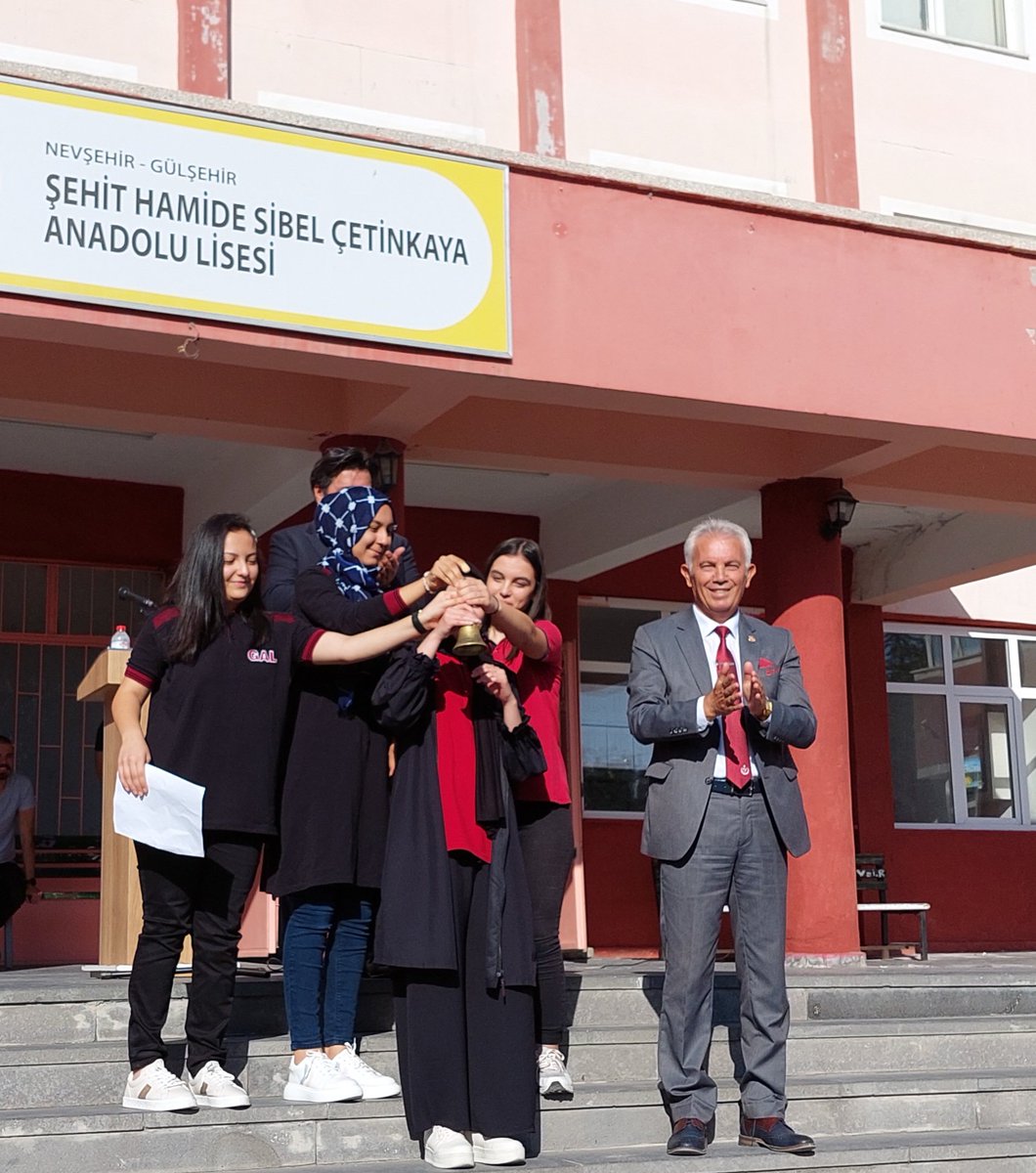 Hayırlısıyla yeni eğitim öğretim yılını açtık. Öğrenci, öğretmen ve velilerimize başarılar dileriz.
<a href="/nevsehirmem/">Nevşehir İl Millî Eğitim Müdürlüğü</a> 
<a href="/GulsehirM/">Gülşehir İlçe MEM</a>