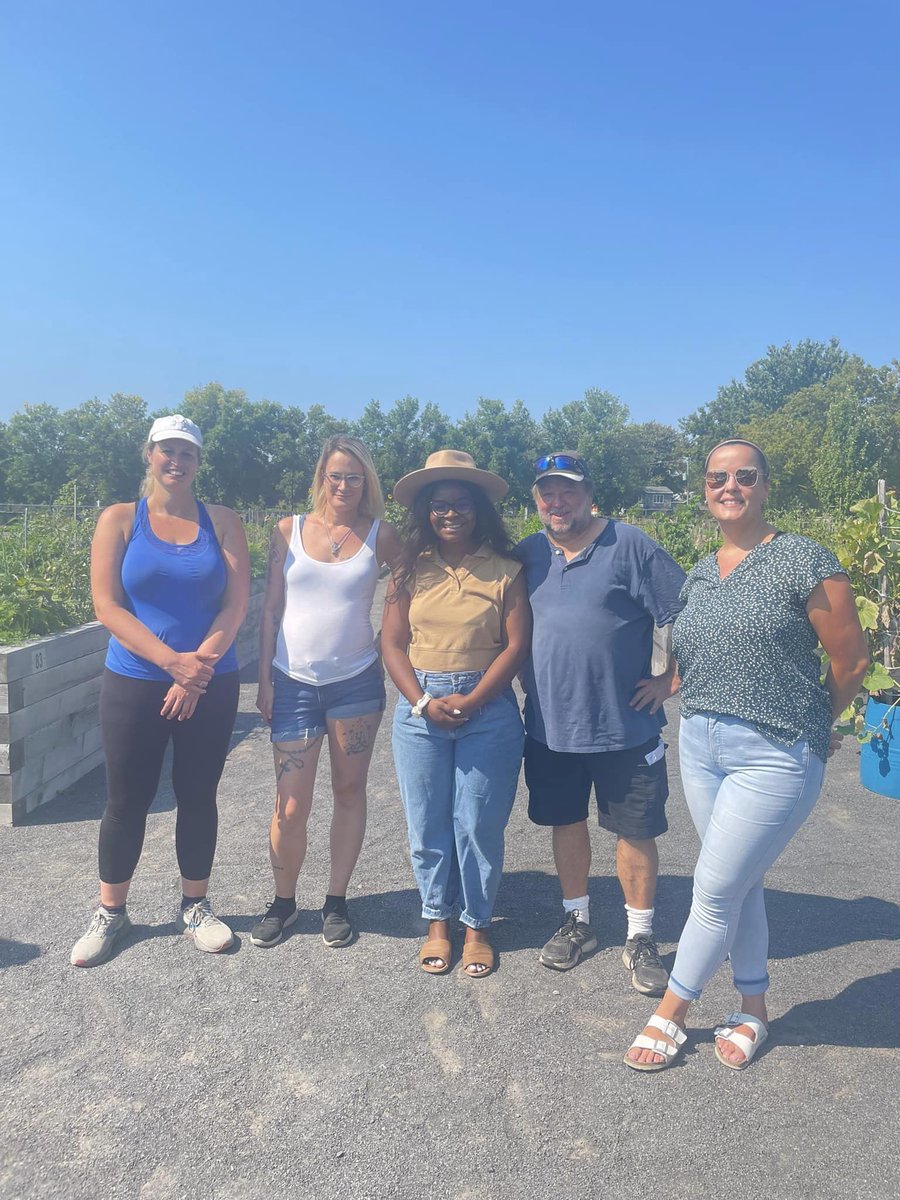 La semaine dernière était bien remplie ! 

Vous rencontrez autour de nombreuses activités ! Cela fut gratifiant ! 👏

Hâte de commencer cette nouvelle semaine 😃

#CamilleLaurin #elections2022 #polqc