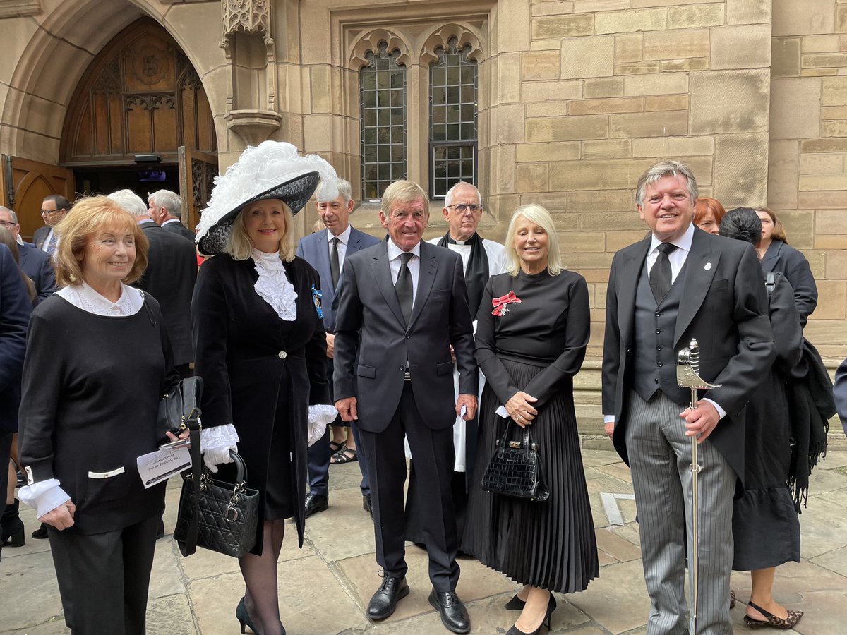 HS_Merseyside's tweet photo. Hundreds gathered yesterday @TownHallLpool to witness the #LiverpoolLordMayor Roy Gladden read the #Proclamation a special and poignant day in our Nation’s history - good to see Pipe Major @jocklad1977 and Sir Kenny &amp; Lady Dalglish MBE too https://t.co/NkHhkT6B2s