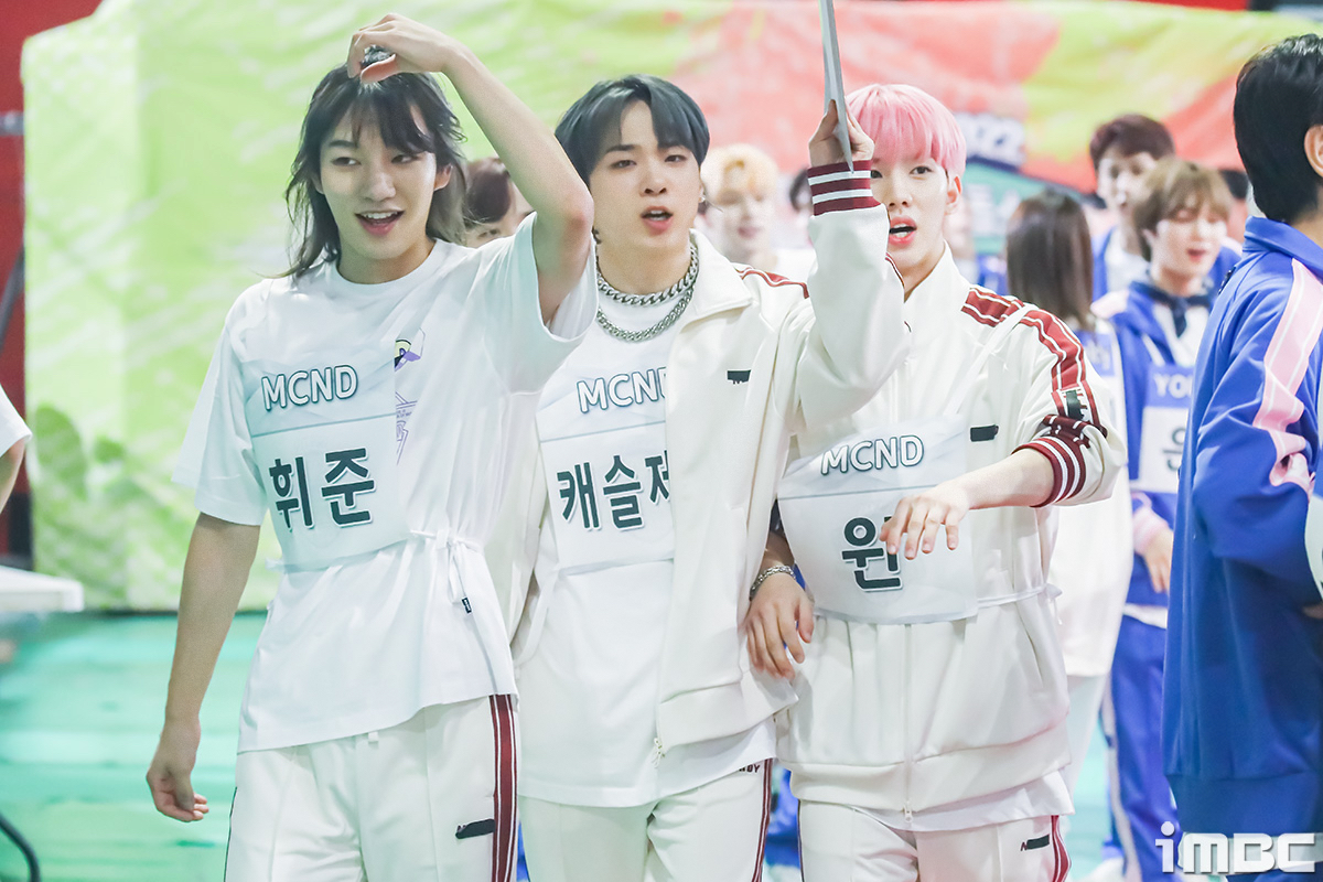 imbcenews's tweet photo. MCND 휘준-캐슬제이-윈, 활보 (아육대 B하인드) #아육대  #MCND #휘준 #캐슬제이 #윈 [직찍]
https://t.co/UemsD8q5Y5 https://t.co/T4CLxPAR4f