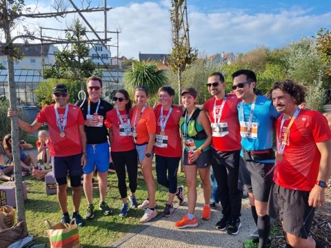 CHU_Lille's tweet photo. Une partie de l’équipe #KidsHeart était présente, ce week-end, au départ du Trail de la Côte d’Opale 👟.
Infirmières, cardiopédiatres, chirurgien cardiaque, cathétériseur, réanimateur et orthophoniste s’étaient donnés rendez vous pour faire la promotion de l’activité physique. https://t.co/fNSDJQebUg