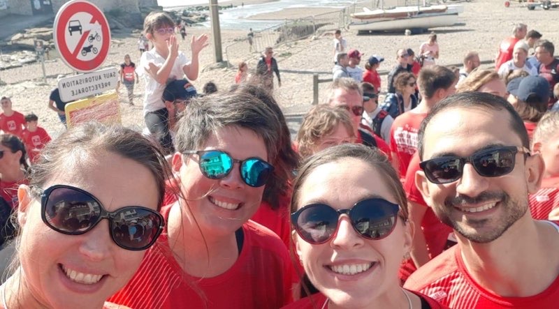 CHU_Lille's tweet photo. Une partie de l’équipe #KidsHeart était présente, ce week-end, au départ du Trail de la Côte d’Opale 👟.
Infirmières, cardiopédiatres, chirurgien cardiaque, cathétériseur, réanimateur et orthophoniste s’étaient donnés rendez vous pour faire la promotion de l’activité physique. https://t.co/fNSDJQebUg