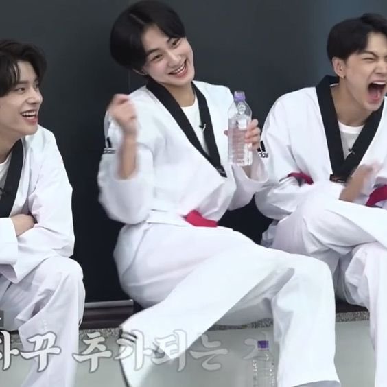 nocontextwon's tweet image. 