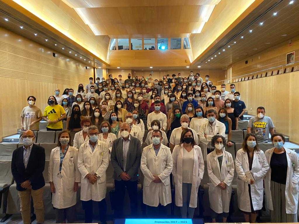 Hoy damos la bienvenida a los 109 alumnos de medicina que nos acompañaran los próximos meses por centros sanitarios del Área de A Coruña e Cee. Gracias!! #50anosHUAC
