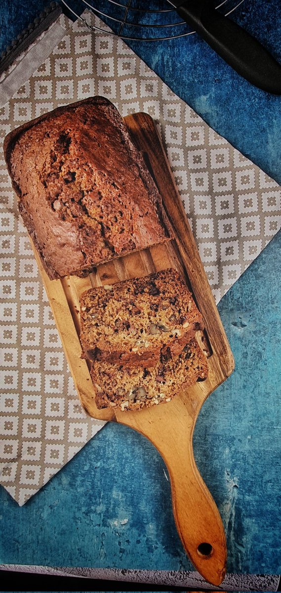 DanielDiver9's tweet photo. Chocolate chip Pecan Banana Bread. Delicious and simple. 
Recipe here: https://t.co/zVByn4vYMu

#chocolate #bananabread #recipes #foodies https://t.co/FN7iLsGVGN