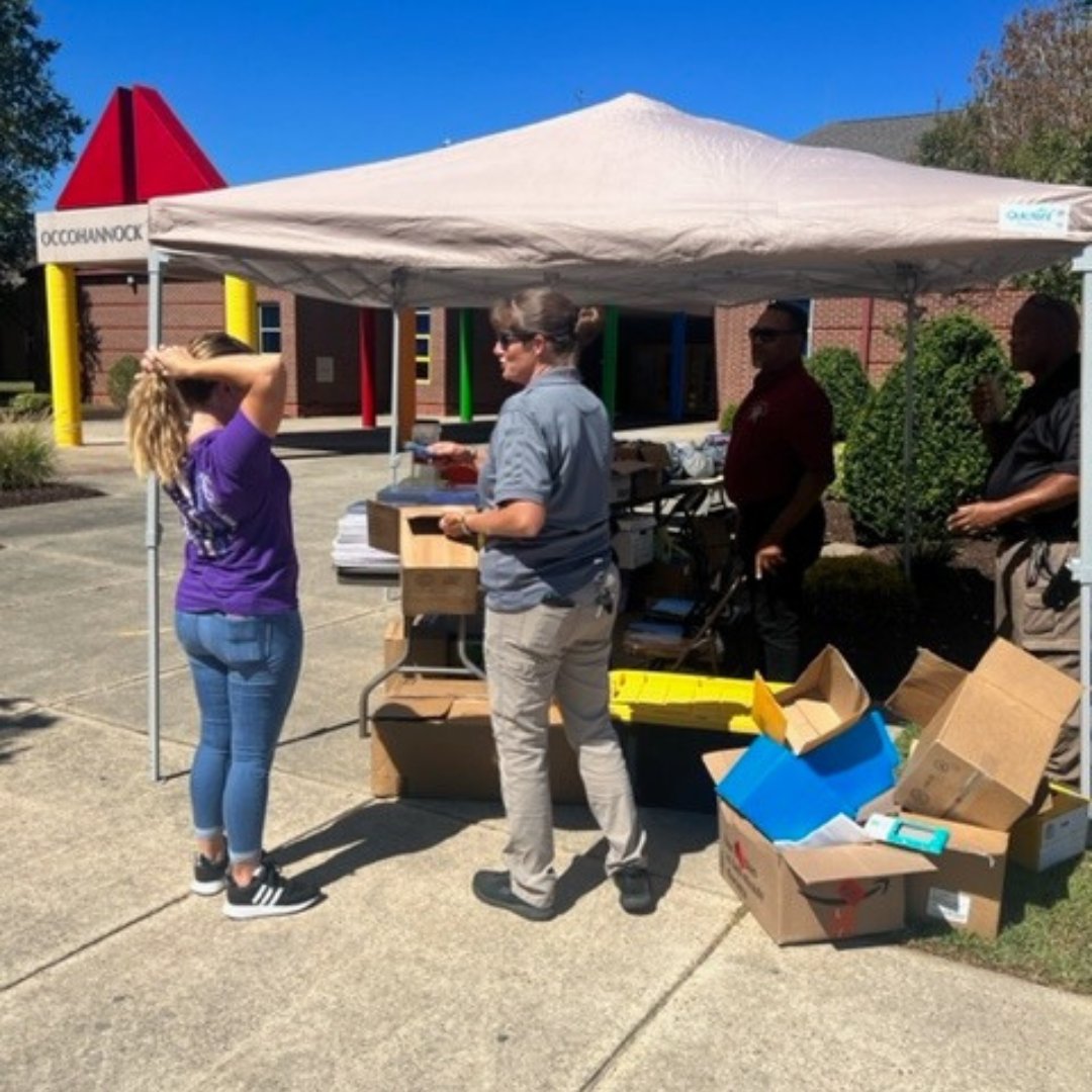 CCRosenwald's tweet photo. We are proud to support our community's youth through voluteering with the Northampton County Sheriff's Office at Kiptopeke Elementary and Occohannock Elementary in Northampton County.

#CCRSRI #CapeCharles #Community https://t.co/jrUeoK7uHp