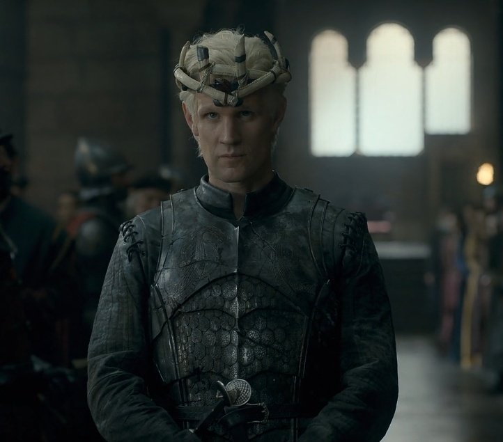 taeberry_chii's tweet photo. "He was the grandson of a king, the brother of a king, husband to a queen, two of his sons and three of his grandsons would sit the Irone Throne, but the only crown that Daemon Targaryen ever wore was the crown of the Stepstones."

#HouseOfTheDragon #HouseOfTheDragonEp4 #HOTD https://t.co/crHnsNXvMH