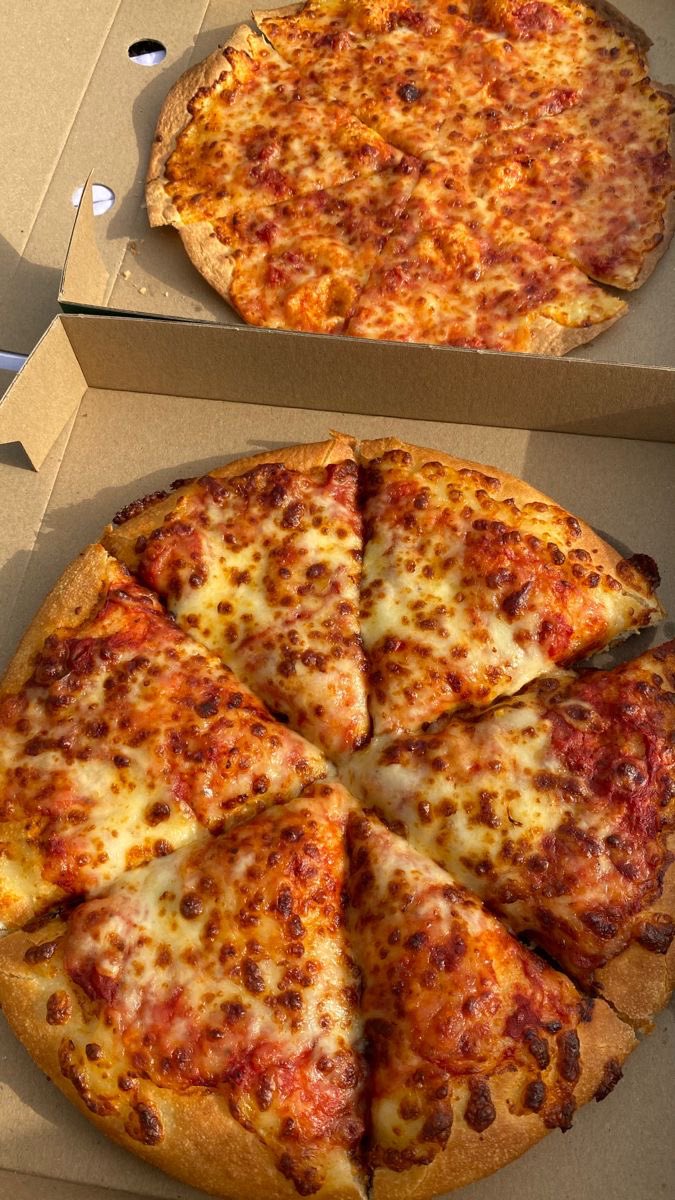 WHATSFORDlNNER's tweet photo. Cheese Pizza https://t.co/U6JBcfKorN