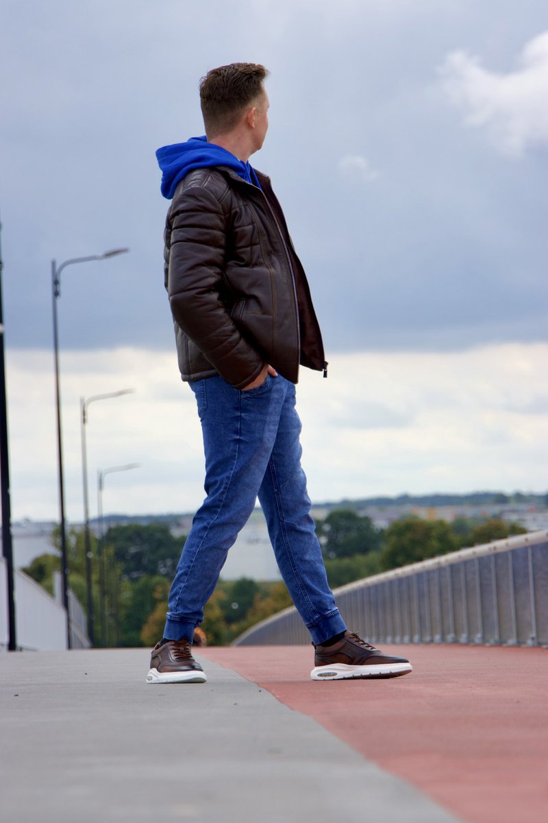 gracznetpl's tweet photo. Stoję i marznę, gdy Yoshella robi mi te zdjęcia… Co się stało z tą pogodą? 🙁
#chłopak #mężczyzna #styl #bluza #skóra #kurtka #jeansy #polishboy #moda #fashion #poland #boy #polskichlopak #style #ootd #polska #man #polskichłopak #facet #jacket #spodnie #polishman #jeans https://t.co/avHlYsTRxd