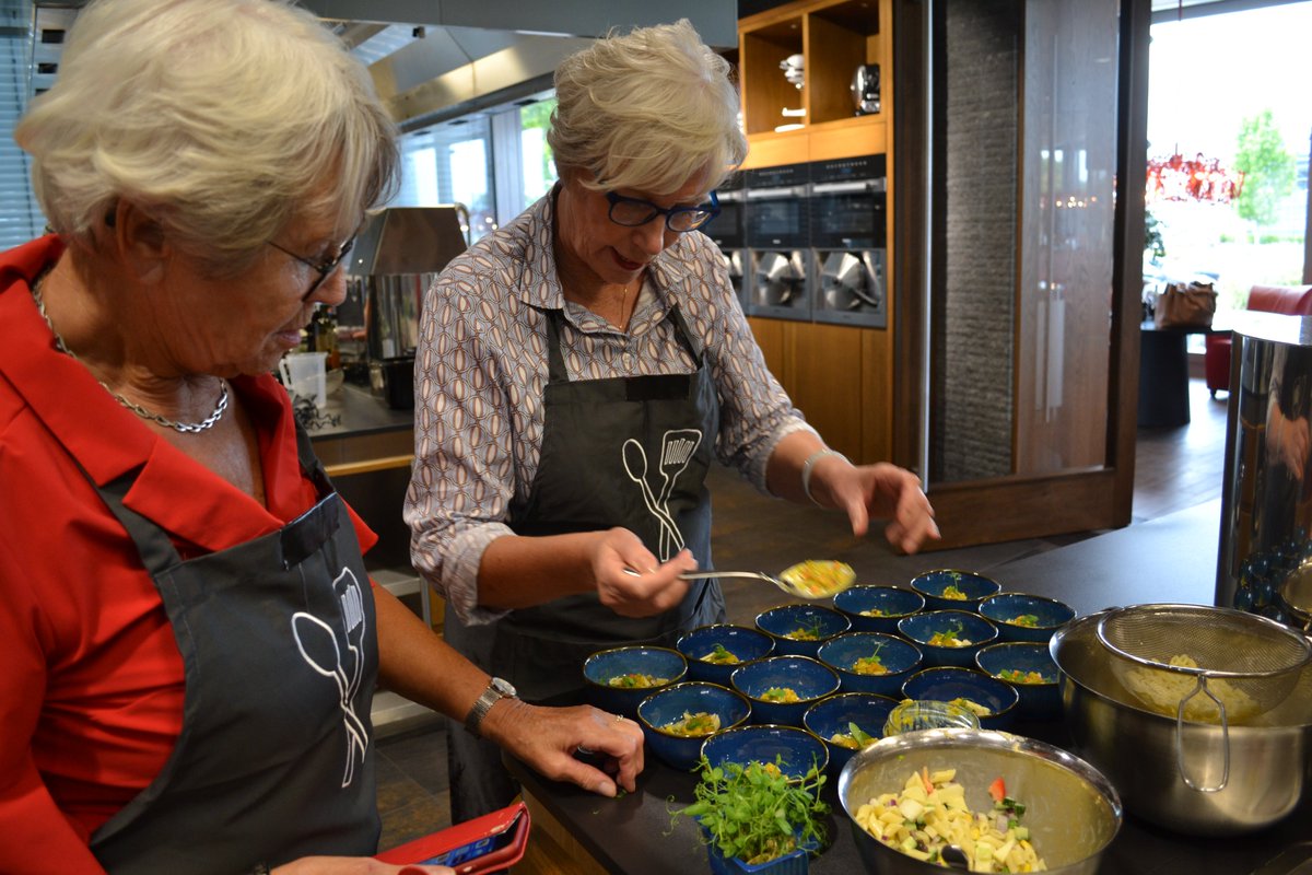 "Ik heb weer zin om te gaan koken, om nieuwe dingen uit te proberen. Nu durf ik weer!" Ook meedoen aan de  kookworkshop voor mensen met smaakbelemmeringen?
Er zijn nog plaatsen vrij op 21 september a.s.! Aanmelden kan via: bit.ly/3PTqRft
Meer info bit.ly/3QBII9P