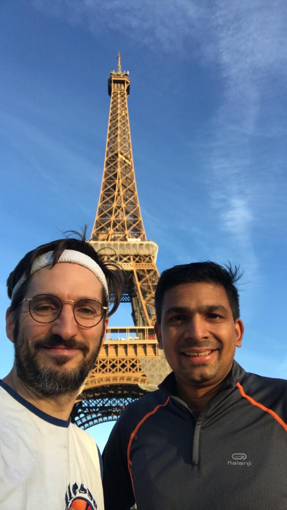 Warm-up this morning🏃w/ <a href="/JonasKuon/">Jonas Kuon, MD</a> prior to the first session <a href="/myESMO/">ESMO - Eur. Oncology</a> 🗼🇫🇷 !  #ESMOMembers #LCSM