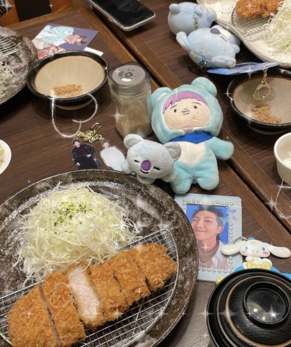 rmhobi0902's tweet photo. ナムペン3人でナムちゃんの誕生日当日に例のトンカツ屋さんに行ってきました~~🐨💜
とっても美味しかったのでわざわざナムちゃんが来たのも納得。ぜひ皆さんも行ってみてください🥺
一緒に行ってくれた2人に
大感謝(⸝⸝o̴̶̷᷄ ·̭ o̴̶̷̥᷅⸝⸝)🤍
@v_0912_v @jmjkaluv https://t.co/58P8FcsKTr
