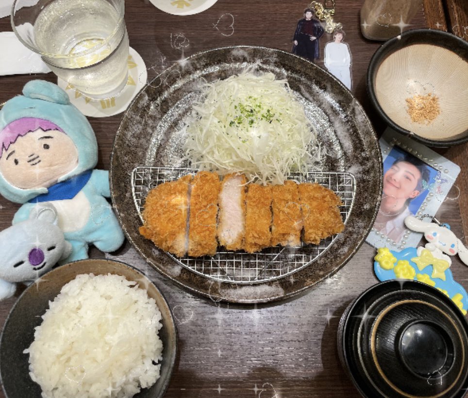 rmhobi0902's tweet photo. ナムペン3人でナムちゃんの誕生日当日に例のトンカツ屋さんに行ってきました~~🐨💜
とっても美味しかったのでわざわざナムちゃんが来たのも納得。ぜひ皆さんも行ってみてください🥺
一緒に行ってくれた2人に
大感謝(⸝⸝o̴̶̷᷄ ·̭ o̴̶̷̥᷅⸝⸝)🤍
@v_0912_v @jmjkaluv https://t.co/58P8FcsKTr