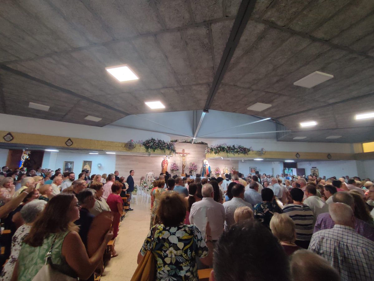 Ballesta_Murcia's tweet photo. Cientos de vecinos arroparon ayer a Antonio Sánchez en su ordenación como presbítero en Llano de Brujas https://t.co/2k5ujwwZUT