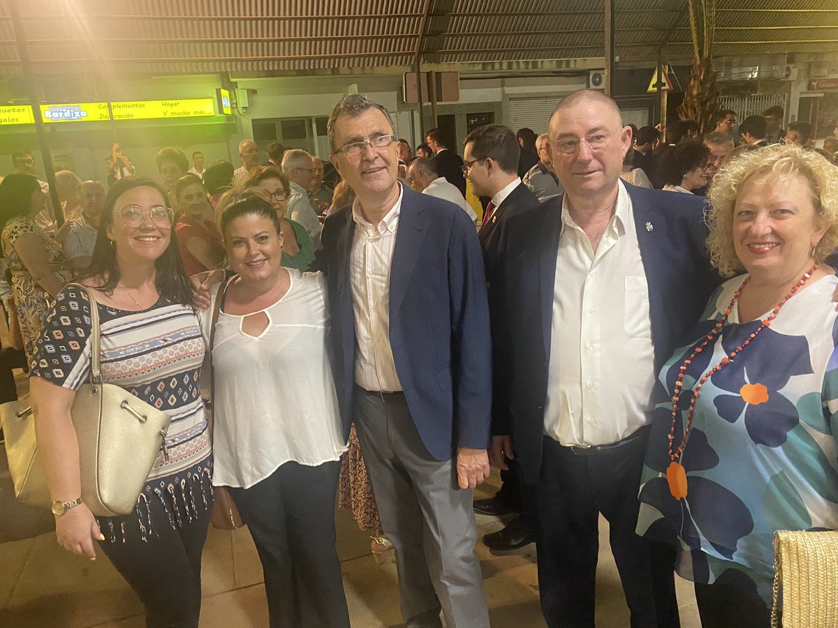 Ballesta_Murcia's tweet photo. Cientos de vecinos arroparon ayer a Antonio Sánchez en su ordenación como presbítero en Llano de Brujas https://t.co/2k5ujwwZUT