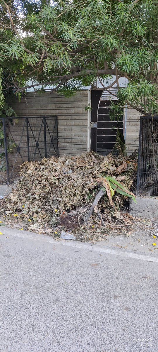 SinghalManik's tweet photo. @GNN_Support Please get garbage cleaned sooner. It has been many days since it is lying there. L BLOCK kavi nagar near police chowki gate. https://t.co/SiiaGQnuUj