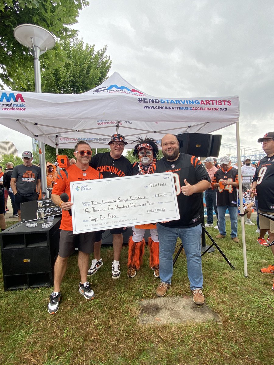 DE_ChadShaffer's tweet photo. @DukeEnergy partnered with @bengaljims_BTR for an epic tailgate on Sunday in support of the annual Toys for Tots fundraiser. Duke Energy’s very own lineman and Bengals superfan @TonyDaTiger96 has been instrumental in these efforts.🐅 @aliciareece https://t.co/Gst9n0d67d