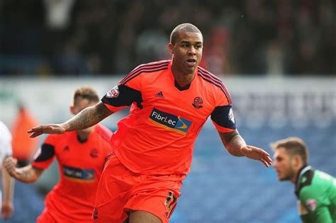 BWFC_POTD's tweet photo. Zat Knight 🏴󠁧󠁢󠁥󠁮󠁧󠁿 2009-2014
191 apps 4 goals

Signed for £4m from Aston Villa, Knight became a mainstay in central defence for the club, being named as club captain in 2013.

Knight was part of the team that got relegated from the Premier League in 2012. #bwfc https://t.co/U56Q88qsy7