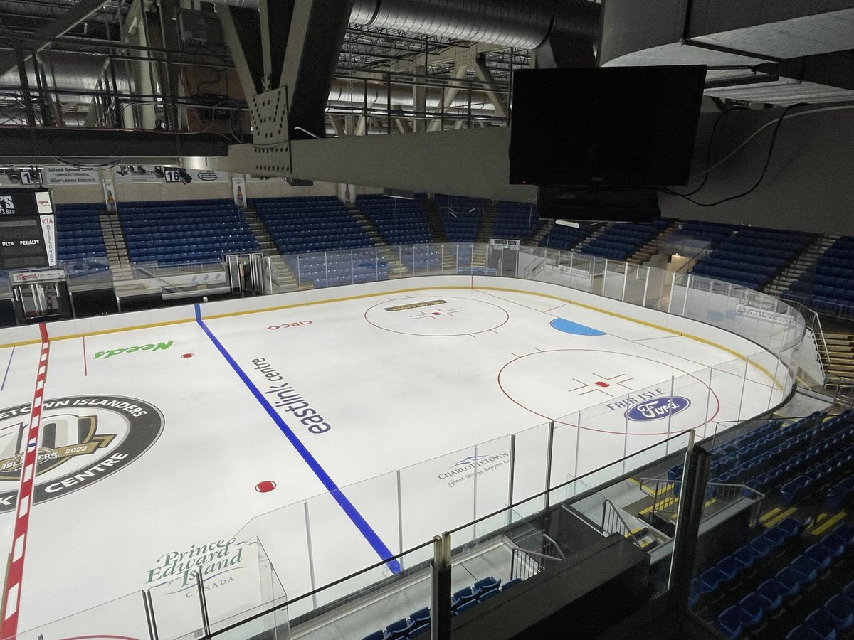 EastlinkCtrPEI's tweet photo. Oh my…looking so so good. Great job by all involved @ChtownPE @IslandersHKY @HockeyPEI @JetIceHockey @UPEIMHockey @UPEIPanthers @SpeedSkatePEI @SkateCanadaPEI Big day in the process. #Icebuilding #BigChillDay8 https://t.co/JKL797CqyT