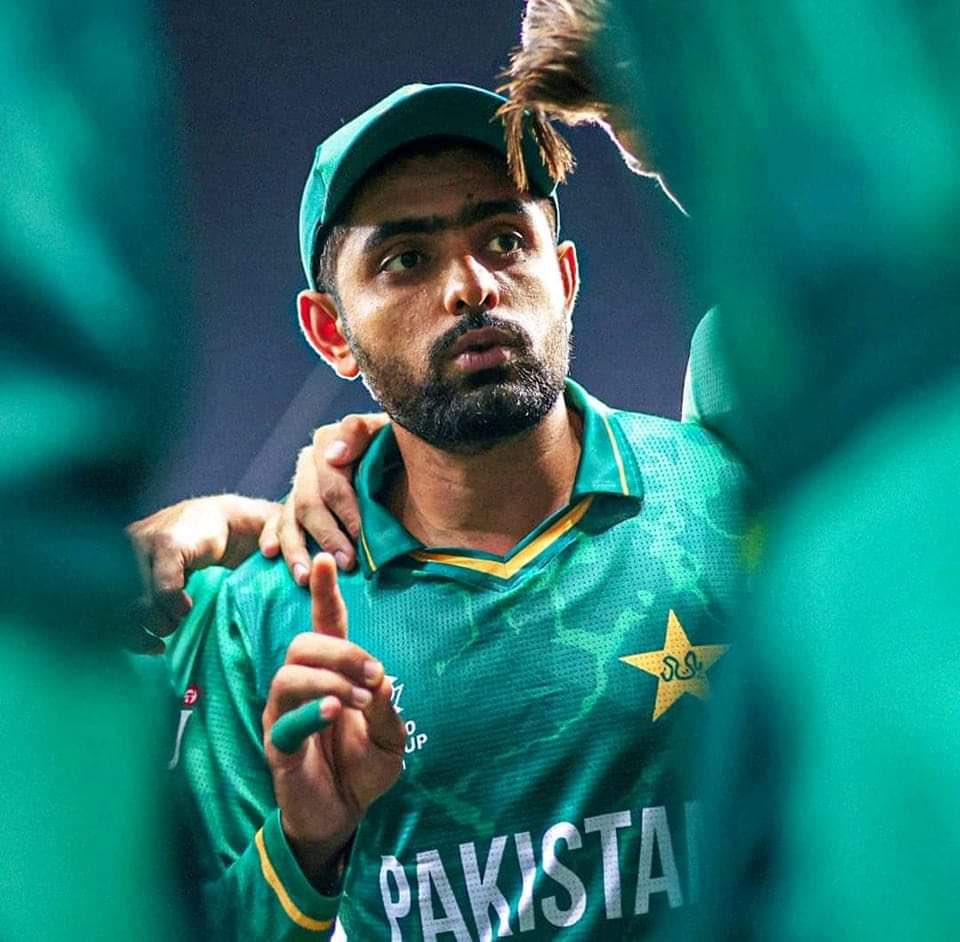 UStarar0's tweet photo. نہ بھی چمکے تو کوئی بات نہیں ، توُ تو ویسے بھی سِتا رہ ہے مجھے ۔ ❤️
@babarazam258 #PAKvsSL #AsiaCup2022 #supportpakistanteam https://t.co/9w4falbIFV