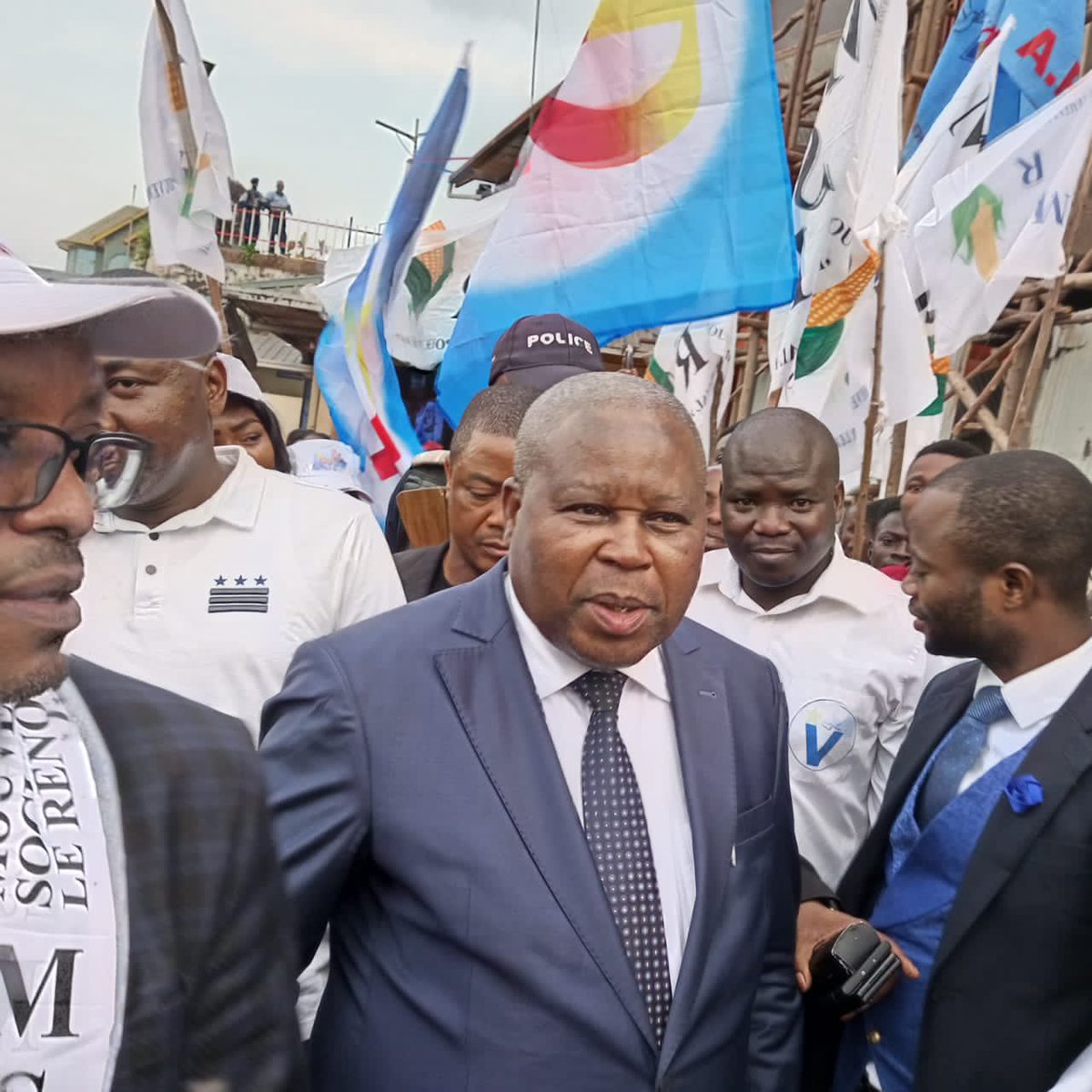 RubotaFM's tweet photo. #RDC J'ai instruis les cadres et militants de mon parti le MSR de réserver un accueil chaleureux à notre frère, l'honorable @VitalKamerhe1  dans le cadre de sa tournée à l'Est de la République Démocratique du Congo. https://t.co/eNsKE0xh2V