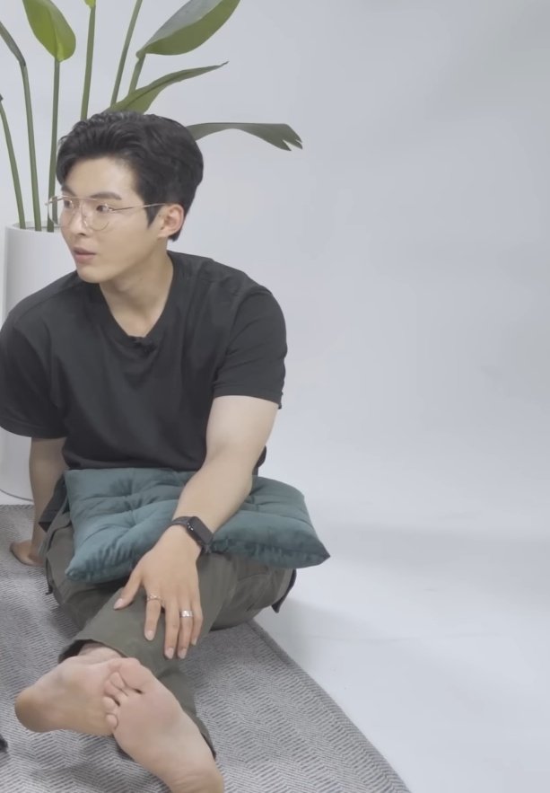 Asian Male Feet (@hkmngel) on Twitter photo 