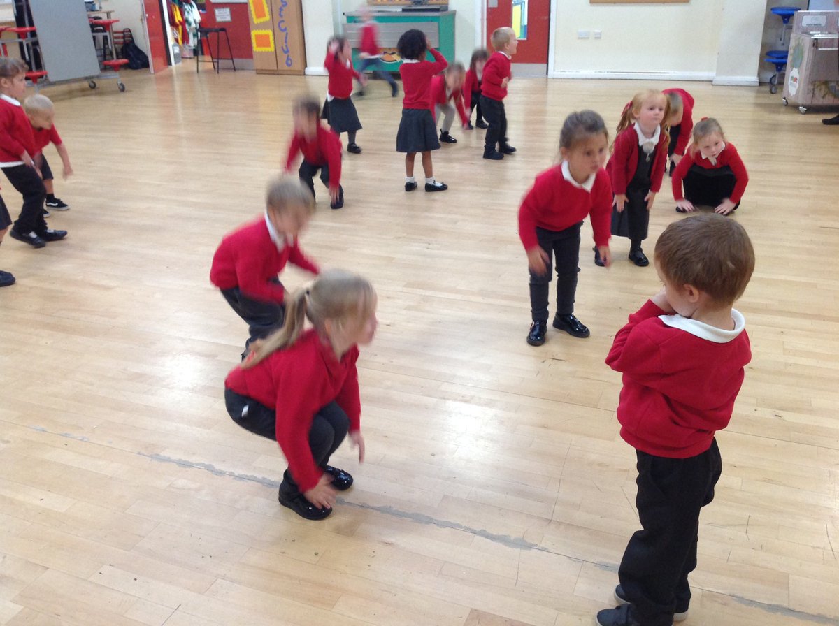WMPrimaryF1's tweet photo. This morning we started our squiggle time in the hall. We started with lots of action songs. #developingmotorskills https://t.co/q1jx0YHX36