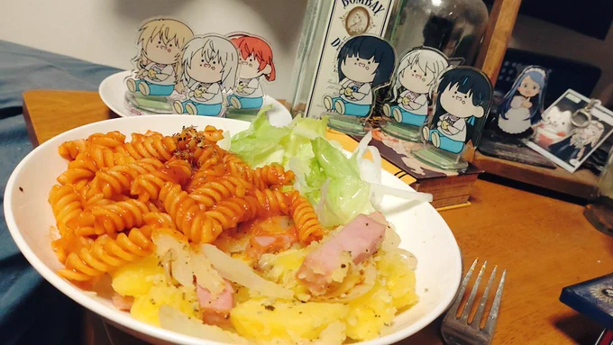きょーのごはんはじゃーまんぽてととまりなーらのぱすたょゆるちゃたちー( ˘ω˘) 