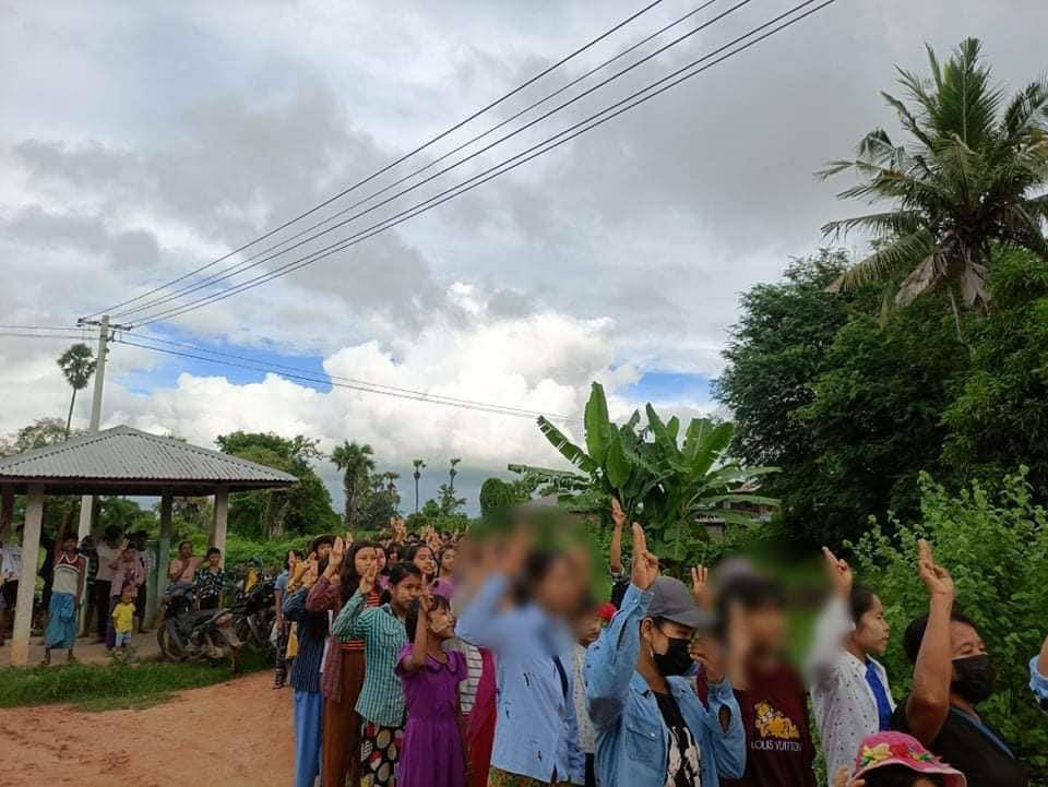 cassiakhin's tweet photo. Pro-democracy residents from Taze, rallied and, demonstrated a strike to stage an unrelenting protest against military dictatorship today.  #2022Sept12Coup #WarCrimesOfJunta #WhatsHappeningInMyanmar https://t.co/fpm2r6yWoK