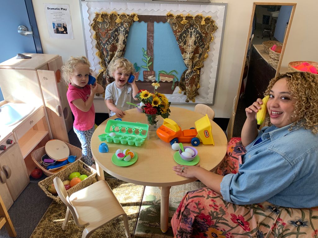 FJECC_TI_Boston's tweet photo. "Hello? Did you hear our first full week of school starts today?"
#FJECC #Boston #Brookline #preschool #PreK #Kindergarten #Toddler #ECE #EarlyChildhood #education #EarlyEd #school #BananaPhone #banana #play #friends #teachers https://t.co/sPSByf6cHv