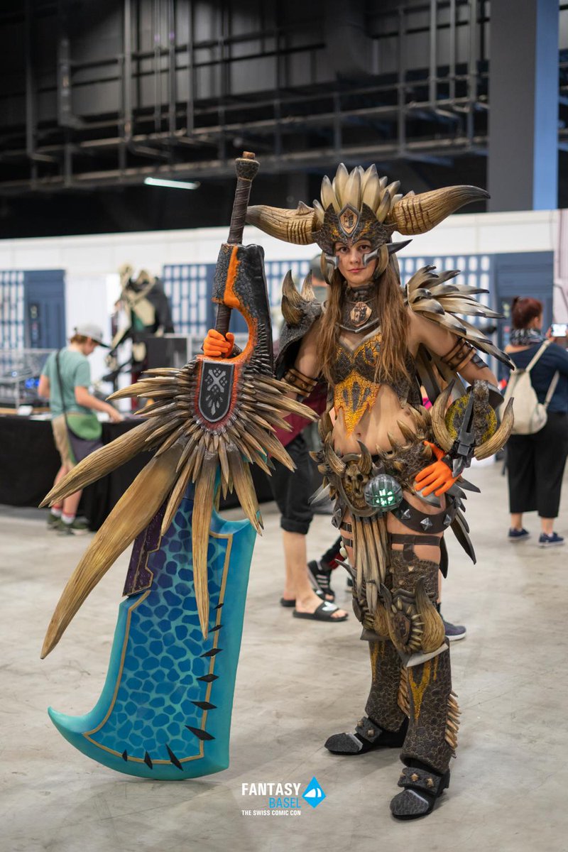 DA_Rostock's tweet photo. LARA HEITZMANN GEWINNT 
SONDERPREIS BEI FANTASY BASEL

Stolzer könnten wir nicht sein! Bühni Studentin 
Lara hat beim Cosplay Contest in der 
Schweiz mitgemacht und die Jury hat wegen ihr einen 
Sonderpreis in die Welt gerufen! 😰

Herzlichen Glückwunsch!

#designakademierostock https://t.co/9flYmc2Jhv