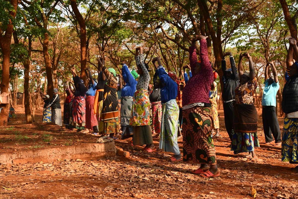 HelpAgeTanzania's tweet photo. A team of women refugees on work sessions at the Active aging clubs in Nyarugusu camps. The clubs are part of programs implemented in both camps of Nyarugusu and Nduta as an act of preventive measure against, mental and physical illness as well as social wellbeing. https://t.co/S3WnW98WTI