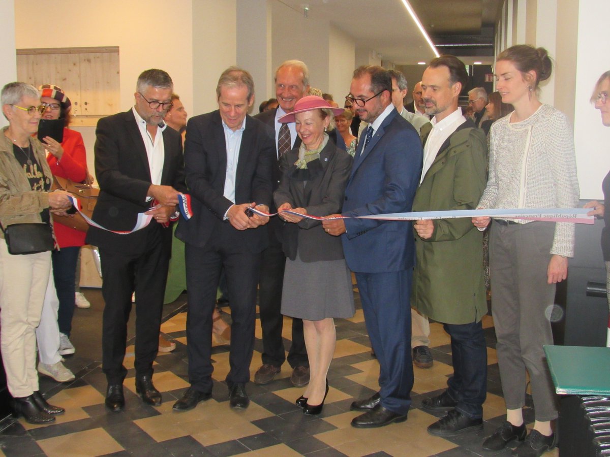 Prefet55's tweet photo. Inauguration de la Maison des associations de Commercy en présence de M. Jérôme Lefèvre, Maire de Commercy, des élus, des associations, etc.
🏙️L’État soutient l'aménagement des "Petites villes de demain" :  900 000€ accordés pour les travaux de rénovation. https://t.co/4INRNNIxSS
