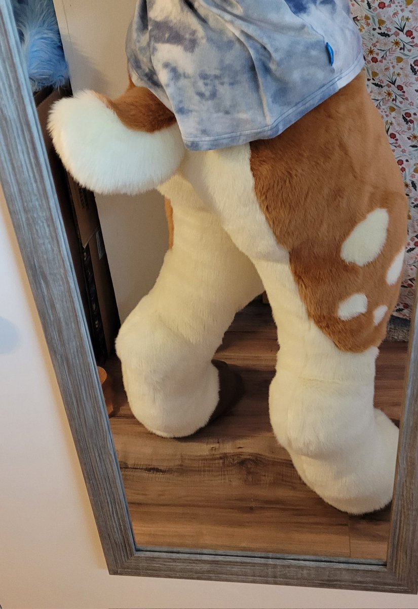 CoyoteArcade's tweet photo. Quick pic of some faun legs I finnished on the side for @Clawshawt ! 

Pattern Is a slightly edited version of the donky legs on @TheInodog pateon https://t.co/gQBldzo9OV