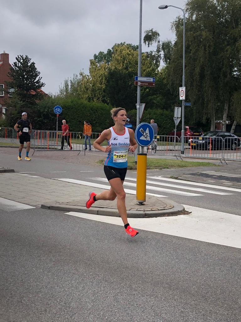 LoopgroepAG85's tweet photo. Elfde plaats voor Loopgroep AG '85 bij RUN in Winschoten https://t.co/s5ZKSqfvLf @RUNWINSCHOTEN #bosbedden https://t.co/5oK0GoZTTA