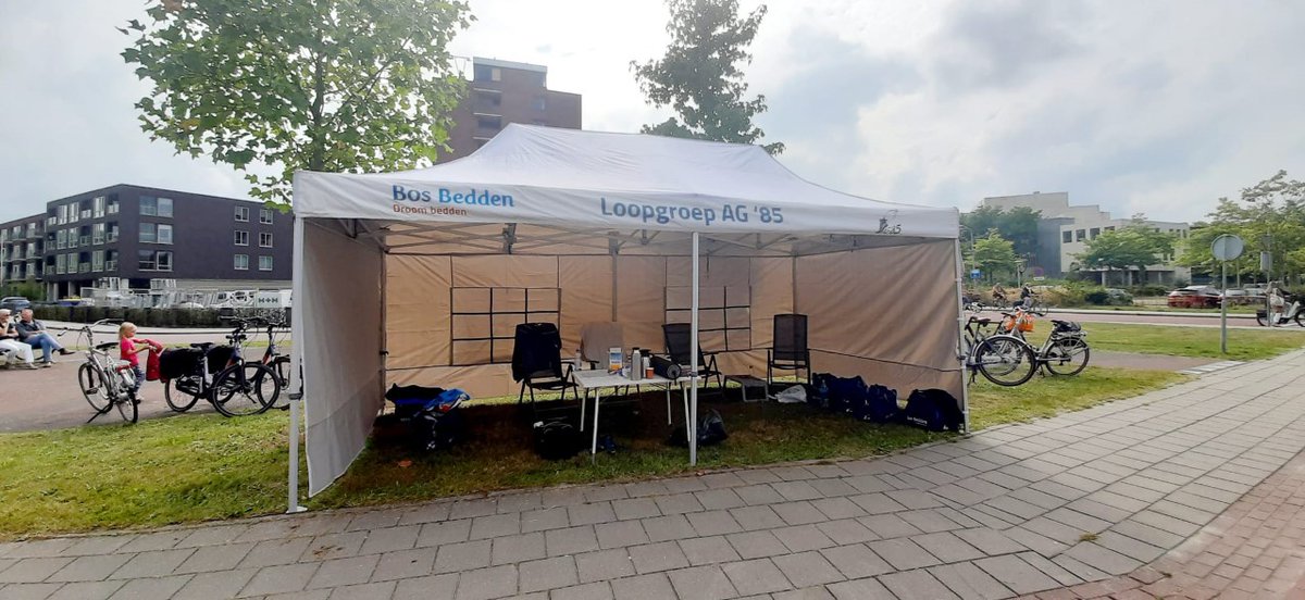 LoopgroepAG85's tweet photo. Elfde plaats voor Loopgroep AG '85 bij RUN in Winschoten https://t.co/s5ZKSqfvLf @RUNWINSCHOTEN #bosbedden https://t.co/5oK0GoZTTA