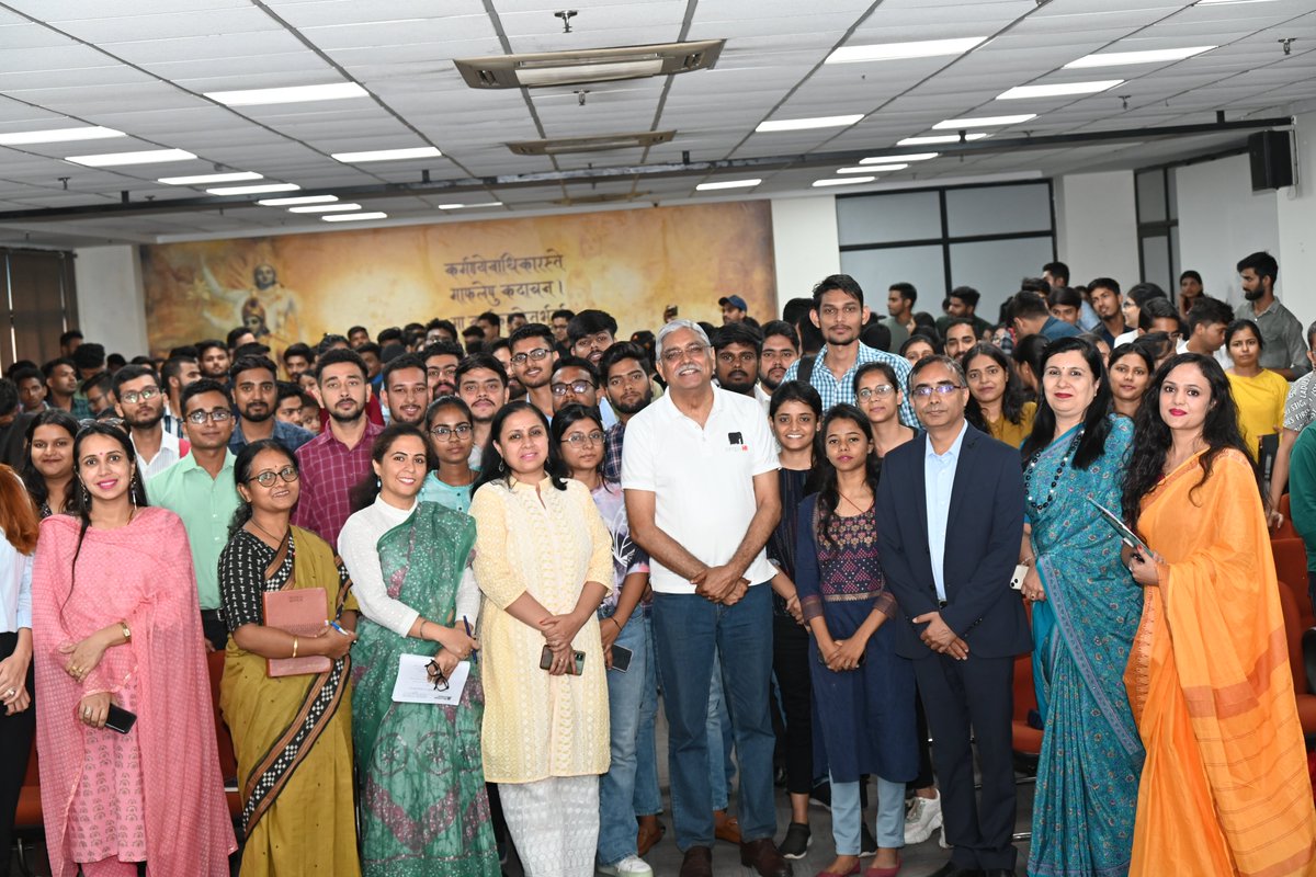 JaipuriaMBA's tweet photo. #JaipuriaInstituteofManagement organised official #Booklaunch event of "POWER OF People+Passion" by #RajneeshSingh on 8th September 2022. It was an interactive session that provided the student with guidance &amp; support for their budding #entrepreneurial future.

#JIM #JIMGhaziabad https://t.co/OXBFI9kFo3