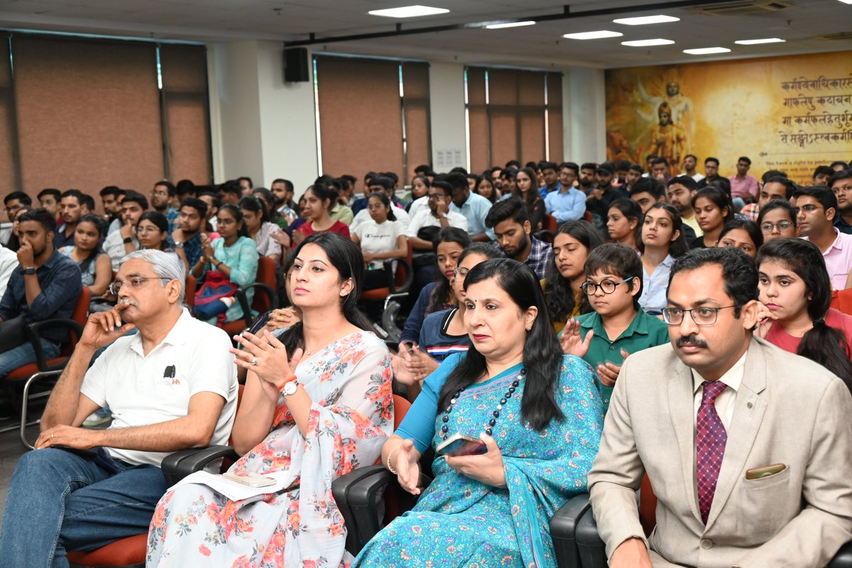 JaipuriaMBA's tweet photo. #JaipuriaInstituteofManagement organised official #Booklaunch event of "POWER OF People+Passion" by #RajneeshSingh on 8th September 2022. It was an interactive session that provided the student with guidance &amp; support for their budding #entrepreneurial future.

#JIM #JIMGhaziabad https://t.co/OXBFI9kFo3