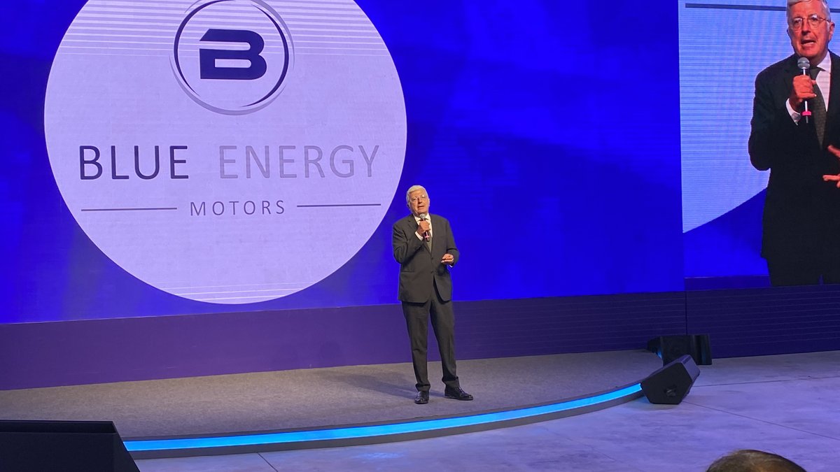 BlueEnergyMotor's tweet photo. Watch history in motion!
@BlueEnergyMotor CEO @anirudhbhuwalka initiated our journey towards sustainable transportation alongside Gerrit Marx, Sylvain Blaine from @IVECO Group, & @videluca59 - Italian ambassador to India. #PioneeringGreenTrucking.
#LNGTruck #LetsPledgeBlue https://t.co/IkbNlrsp0X