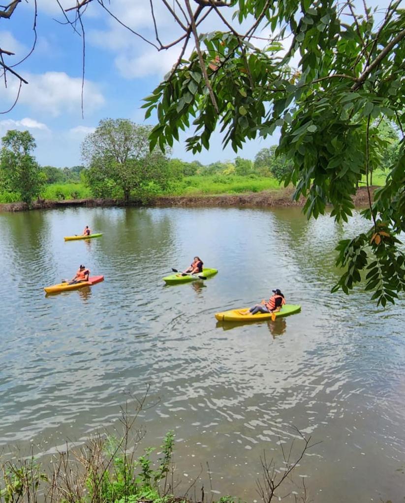 RiteKnowLabs's tweet photo. Disconnecting from work to connect with those we work with 🤝

Team rite had a fun and adventurous weekend zip-lining, valley-crossing, rope-walking &amp; kayaking at Sajan Nature Trails

#WeekendWithoutWalls #riteTeam
#TeamOffsite #Adventure https://t.co/tq2xCcr9ZS