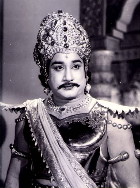 thiru's tweet photo. @ColorizeBot #blackandwhite #sivaji https://t.co/bgmshT4m78