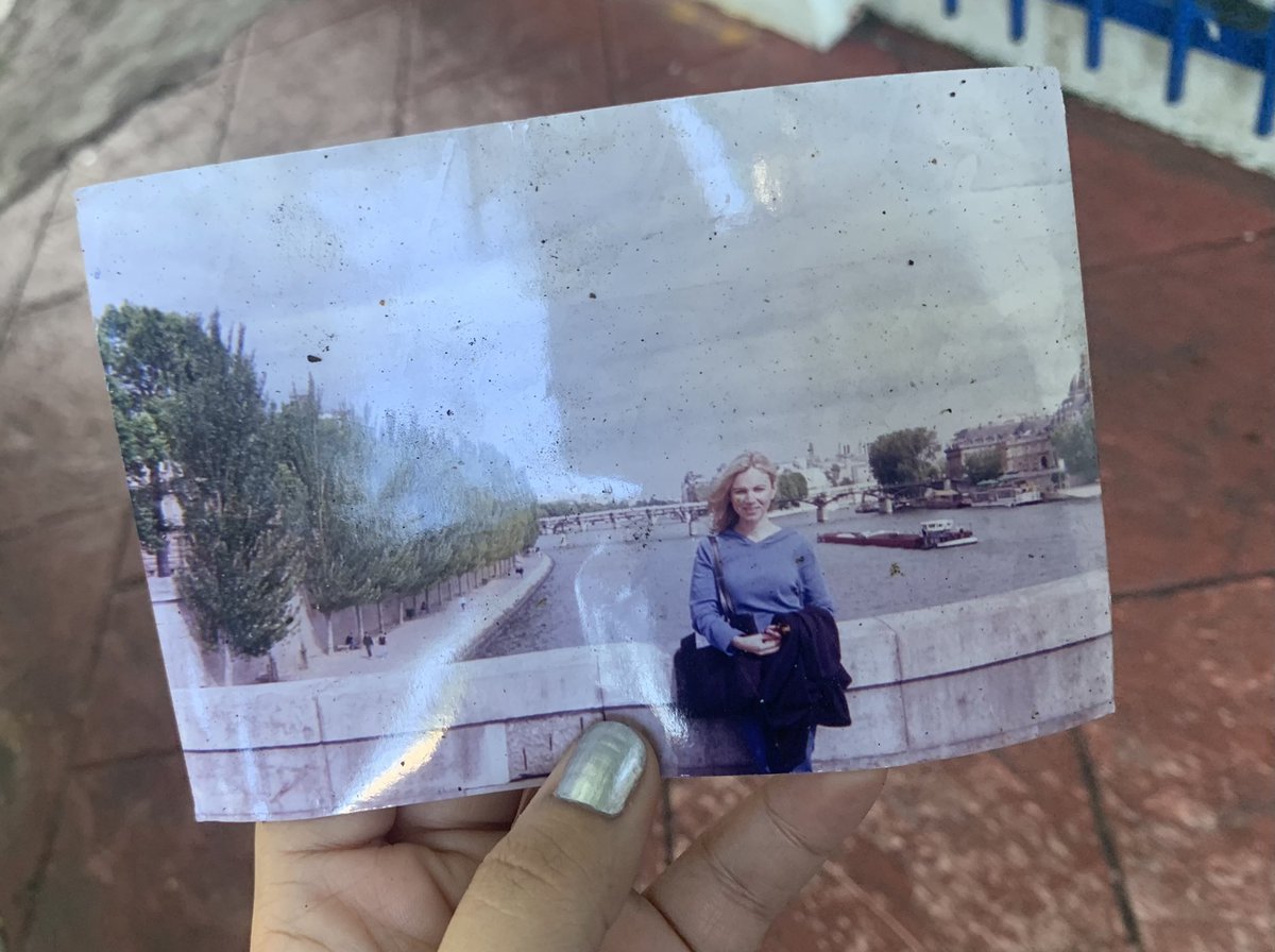 KawannaPenaC's tweet photo. Me encontré esta foto en la calle Cesar Nicolás Penson, cerca del Gallego. Me gustaría devolvérsela a su dueña.

Twitter, do your thing. https://t.co/c3I4fxhqai