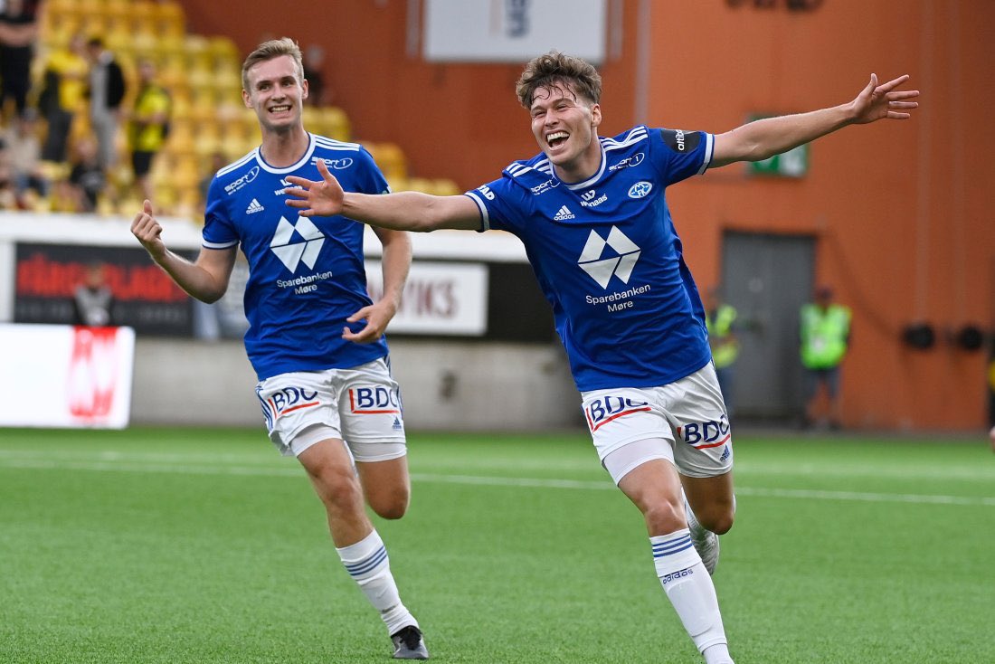 Tornekrattet's tweet photo. Vi gratulerer også Emil Breivik med plass på U-21 landslaget! Fantastisk og veldig fortjent etter stabile prestasjoner over lang tid! ✅ https://t.co/SA1roKgr8C