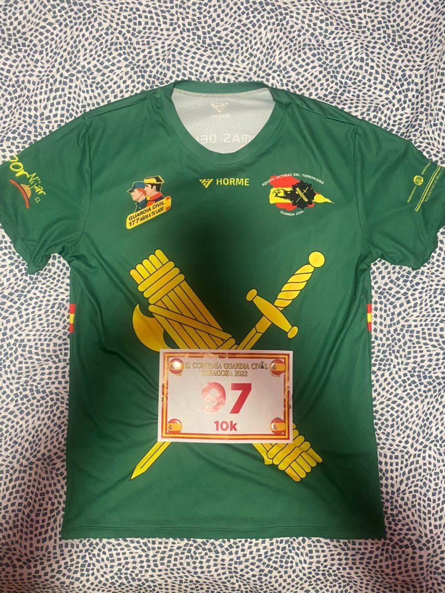 MqGuardiaCivil's tweet photo. Los compañeros de la Asociación Víctimas del Terrorismo no pudieron faltar a la III Correría Popular de la #GuardiaCivil en #Zaragoza Llegada de los #10k y #AndadaPopular
#crossfit #crossfitter #crossfitespaña #crossfitaddict #running #runner #crossfitfamily #training https://t.co/lJL26eHN39
