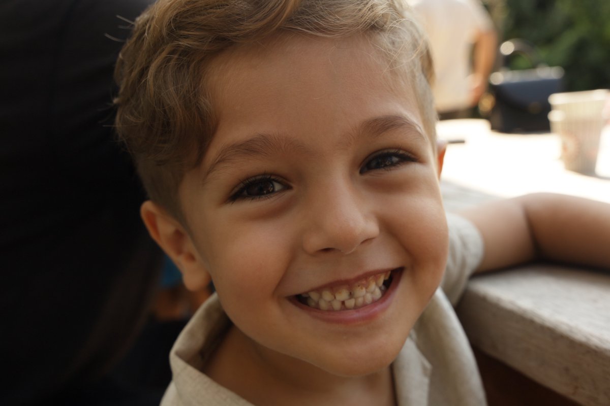 Hazal Adıyaman ve Osman Aydın başrollerinde yer aldığı dizide; Ahmet Köşeoğlu, Gökçen Eroğlu, İnan Güngören, Can Özdemir, Banu Özyürek ve Nur Kıymaç’ın senaryosunu yazdığı diziyi Eray Koçak ve Burcu Bayram Dursun yönetiyor.

Toprak ile Fidan yakında hafta içi her gün Star'da!